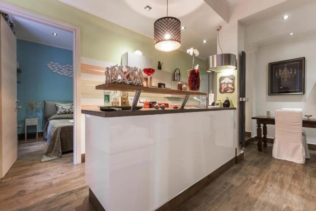 Апартаменти Lily'S - Near Harbor And Downtown With Terrace - Italy Flat Vacation Генуя Екстер'єр фото