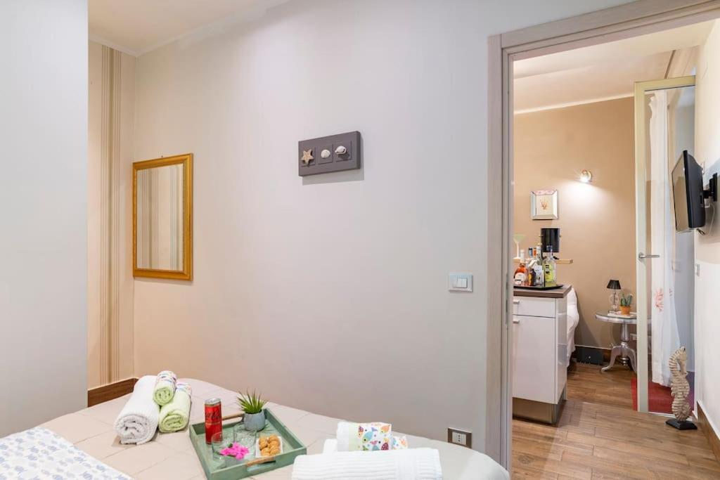 Апартаменти Lily'S - Near Harbor And Downtown With Terrace - Italy Flat Vacation Генуя Екстер'єр фото