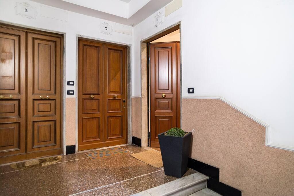 Апартаменти Lily'S - Near Harbor And Downtown With Terrace - Italy Flat Vacation Генуя Екстер'єр фото